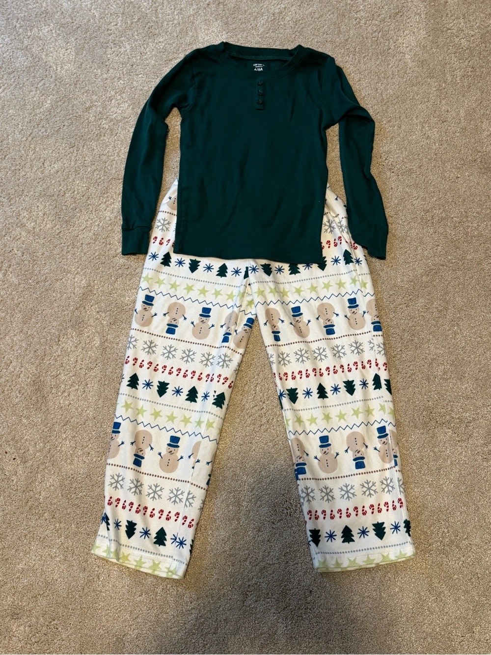 NWOT Kids Holiday Snowman Pajama Set - Green Top & Cream Snowman Print Pants